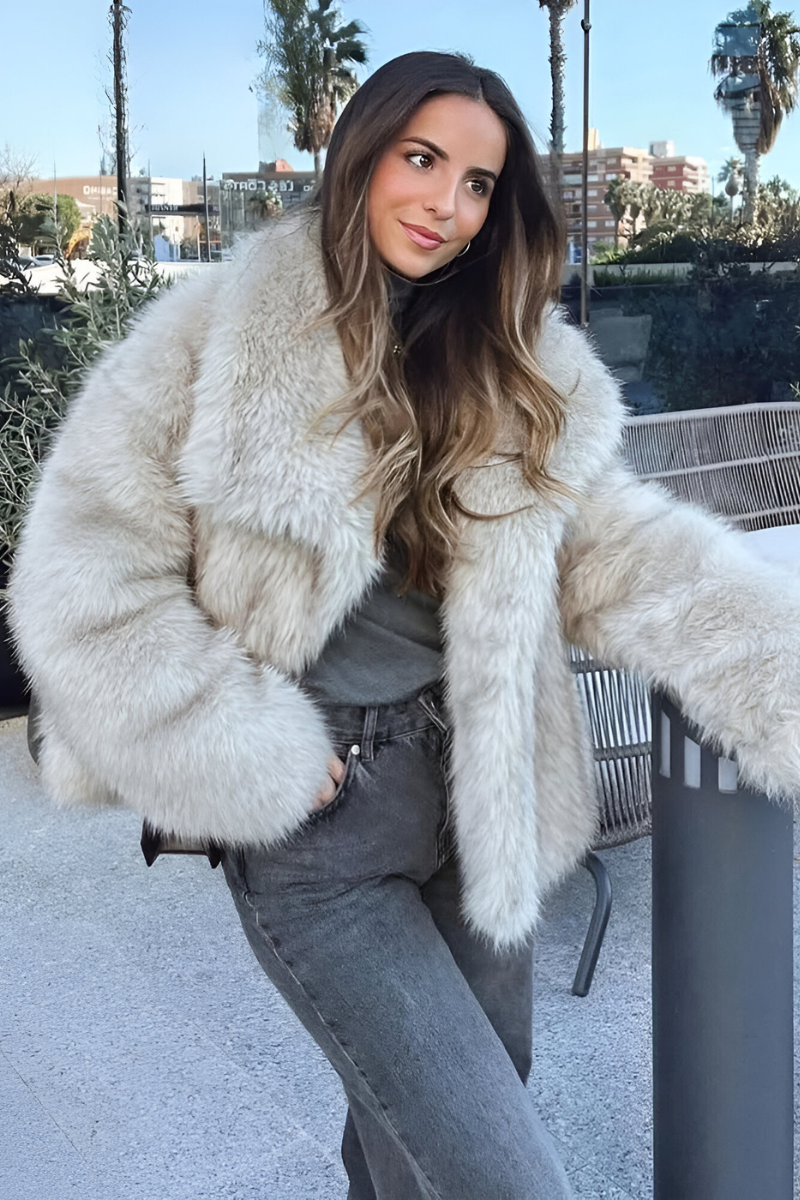 Lina™ | Lyxig fuskpäls för elegans