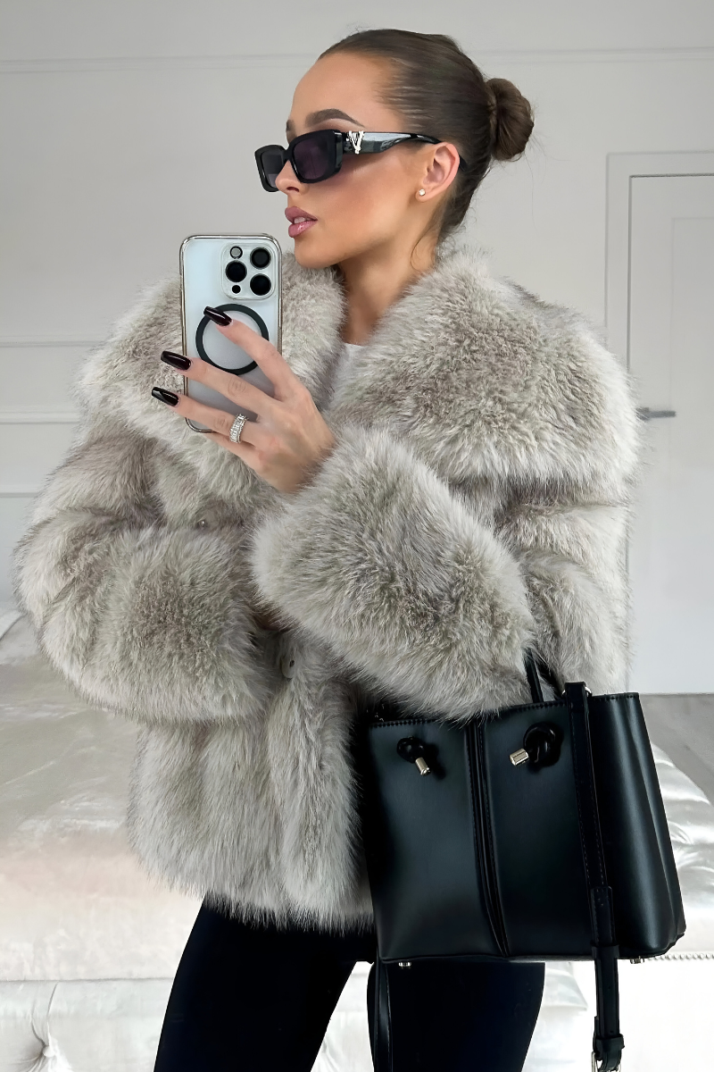 Lina™ | Lyxig fuskpäls för elegans